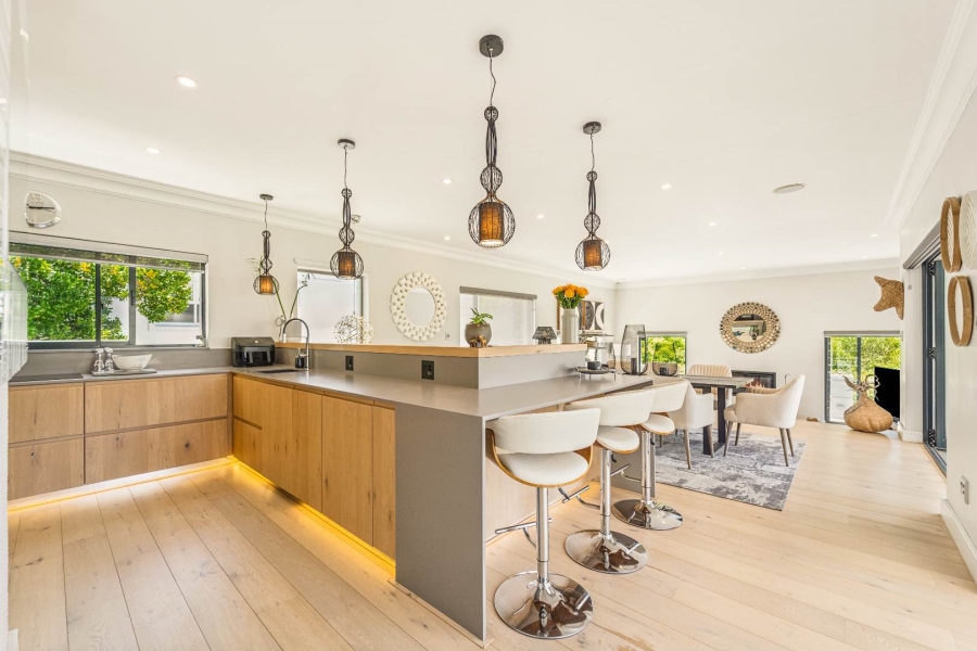 4 Bedroom Property for Sale in Tamboerskloof Western Cape